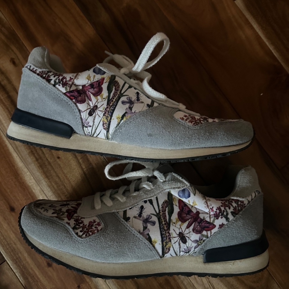 Inkkas tennis shoes